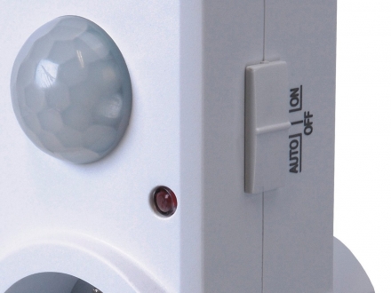 Plug-In ES360P Stecker / Zwischenschalter mit Infrarotsensor, 120°, max. 1200W