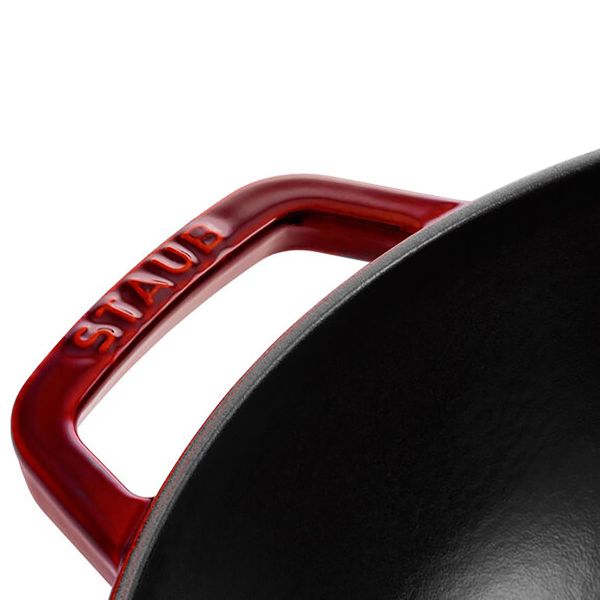 Staub Specialities Wok mit Glassdeckel, 30 cm rund Gusseisen Grenadine-Rot