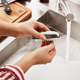 Zwilling Hand- und Nagelbürste, Edelstahl mattiert Hochertig Konvex geformter Griff